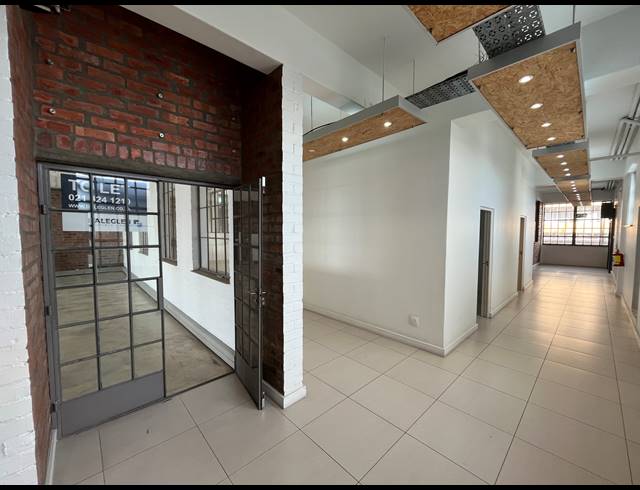 150M² BUSINESS TO LET IN WOODSTOCK